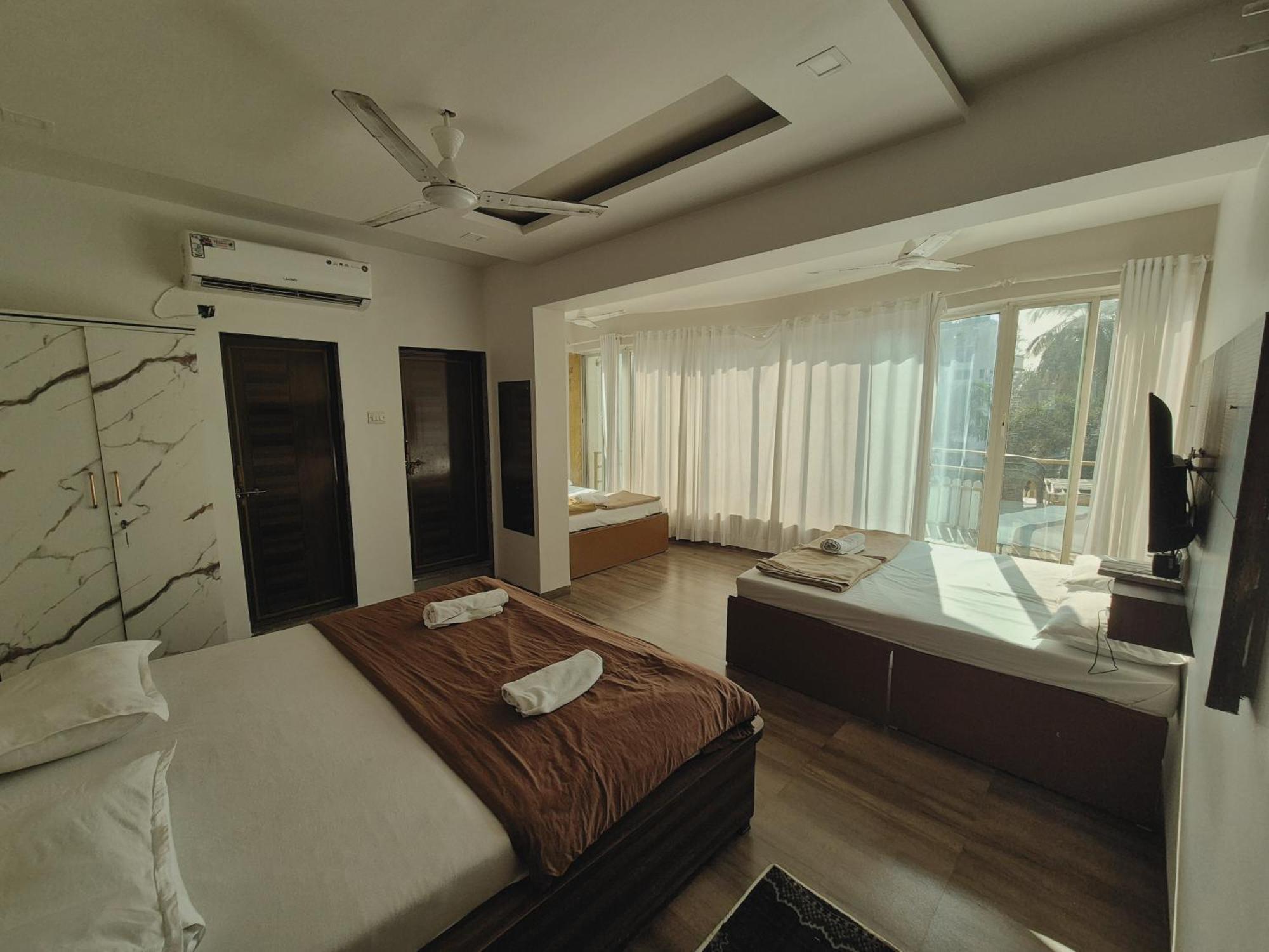 White House Beach Resort, Nagaon Экстерьер фото